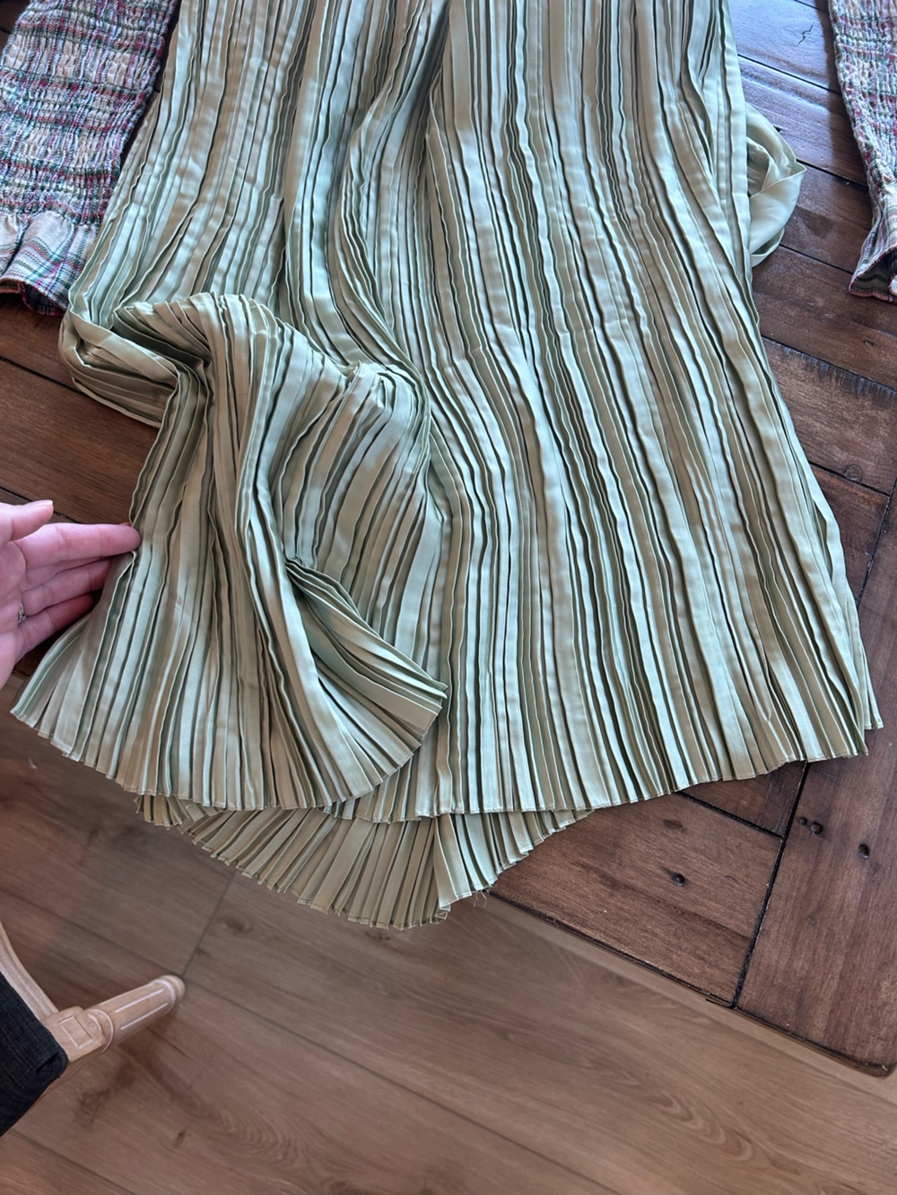 NWT OHSEVENDAYS Anthropologie McKenzie Shirred Tartan Pleated Green Midi Dress M - Picture 10 of 13